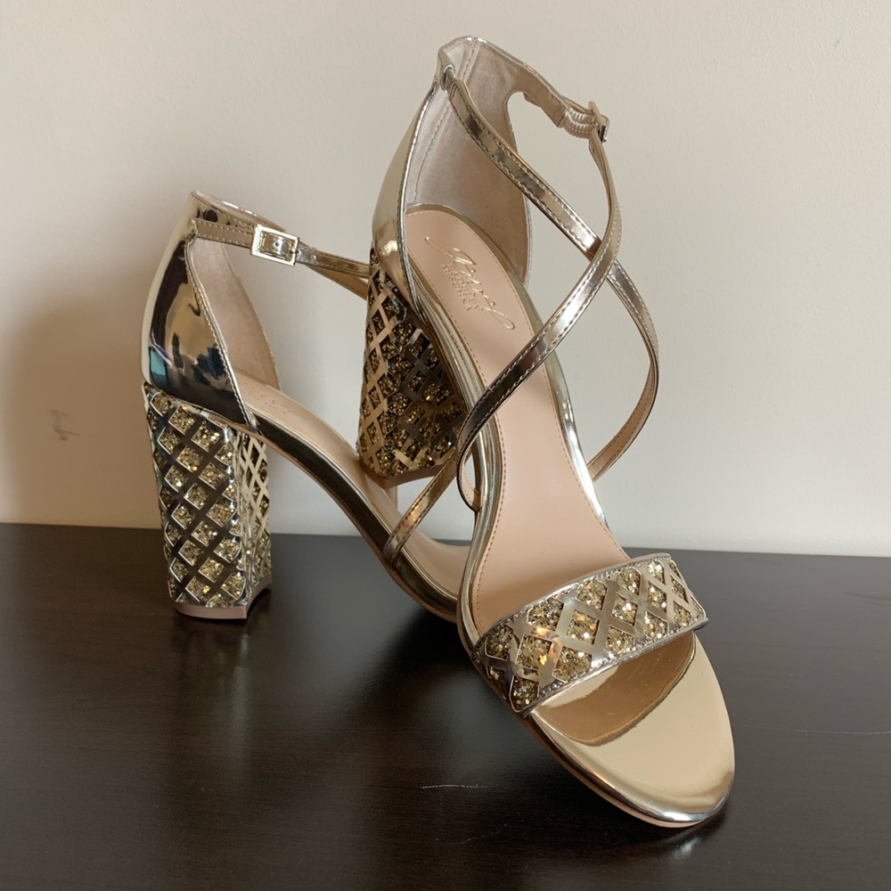 Jewel Badgley Mischka Gold Special Occasion Heels
